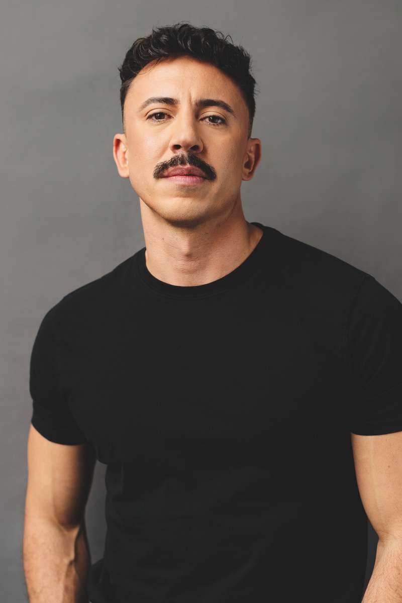 artistes talents,répertoire artistique,interprètes voix,interprètes danse,humoristes,improvisateurs,véritable talent artistique,équipe artistique,portfolio artistes,profil artiste,répertoire d’artistes,créateurs du Québec,performance scénique,artistes